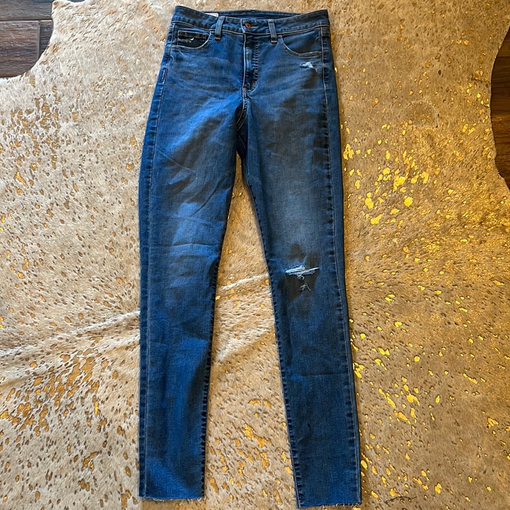 Gap, high rise jegging, minimal distressing, 10 Tall, 31 in inseam, raw edge hem